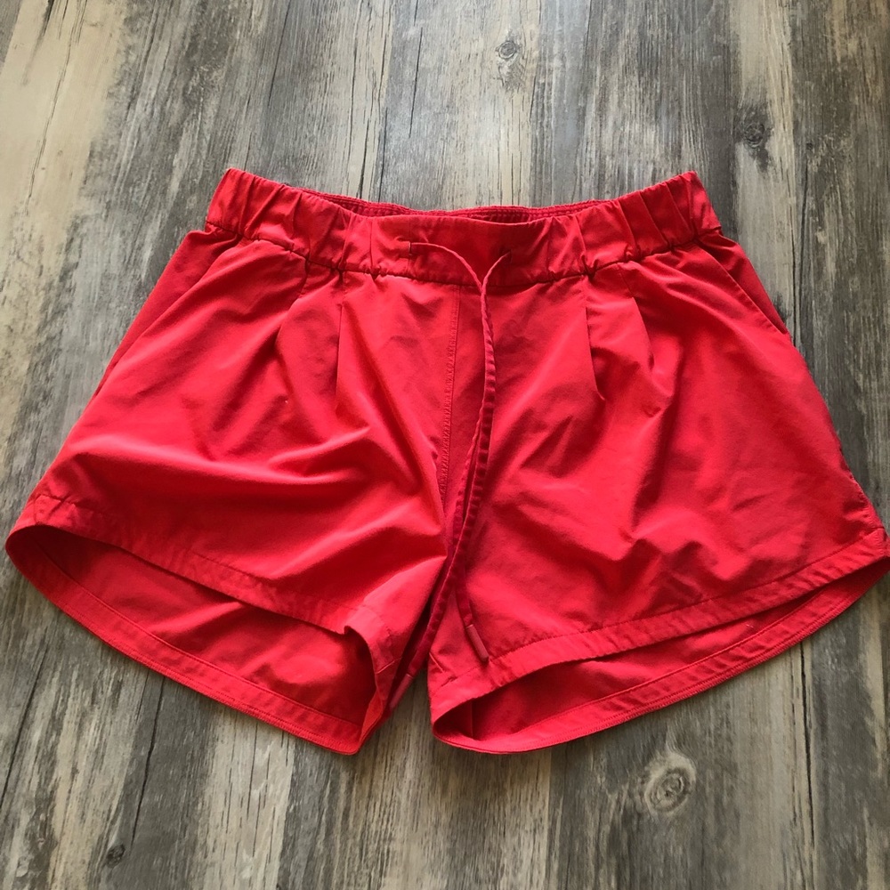 Lululemon Stroll at Sundown 3” Shorts